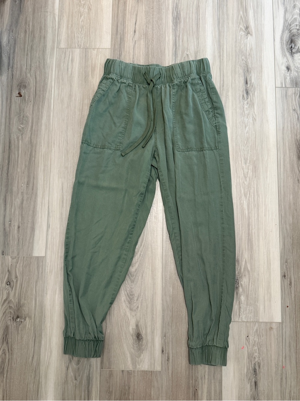 Universal Thread Olive Drawstring Joggers - Picture 2 of 3